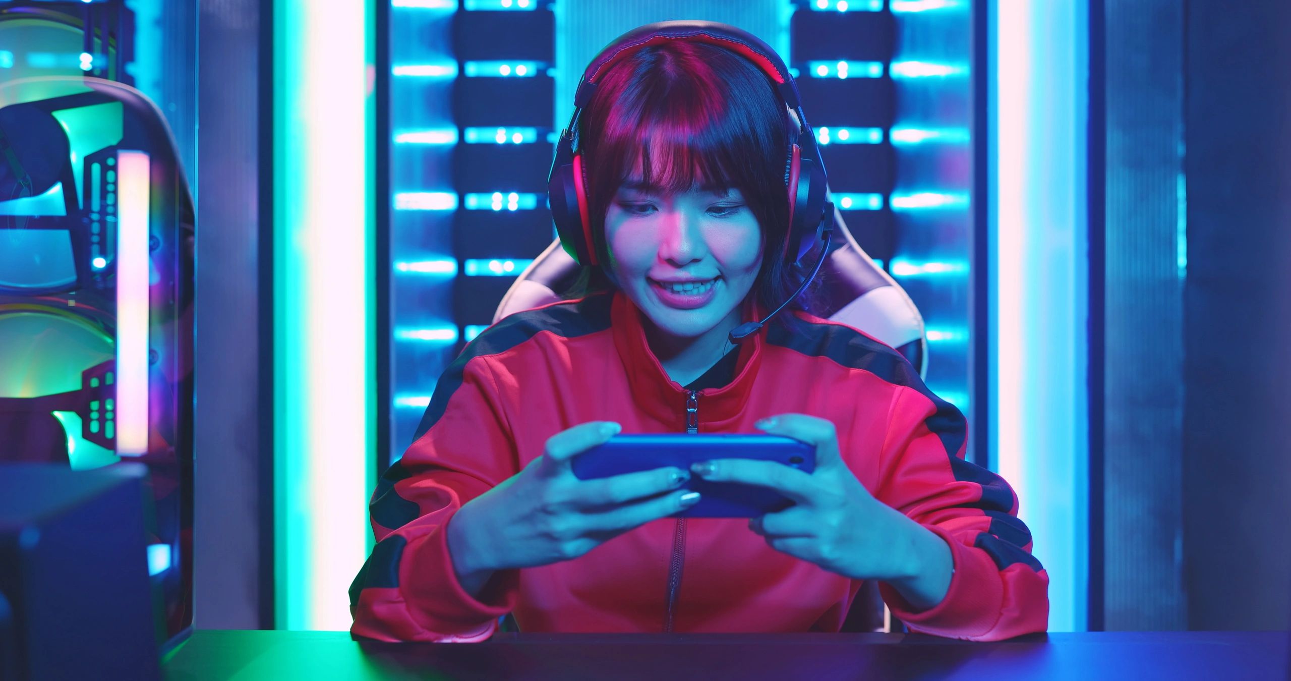 competitive mobile gaming action
